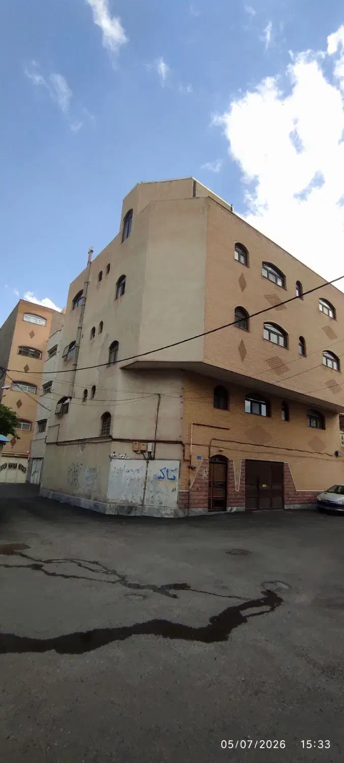 فروش واحد مسکونی ۱۵۳ متری خیابان ورزش