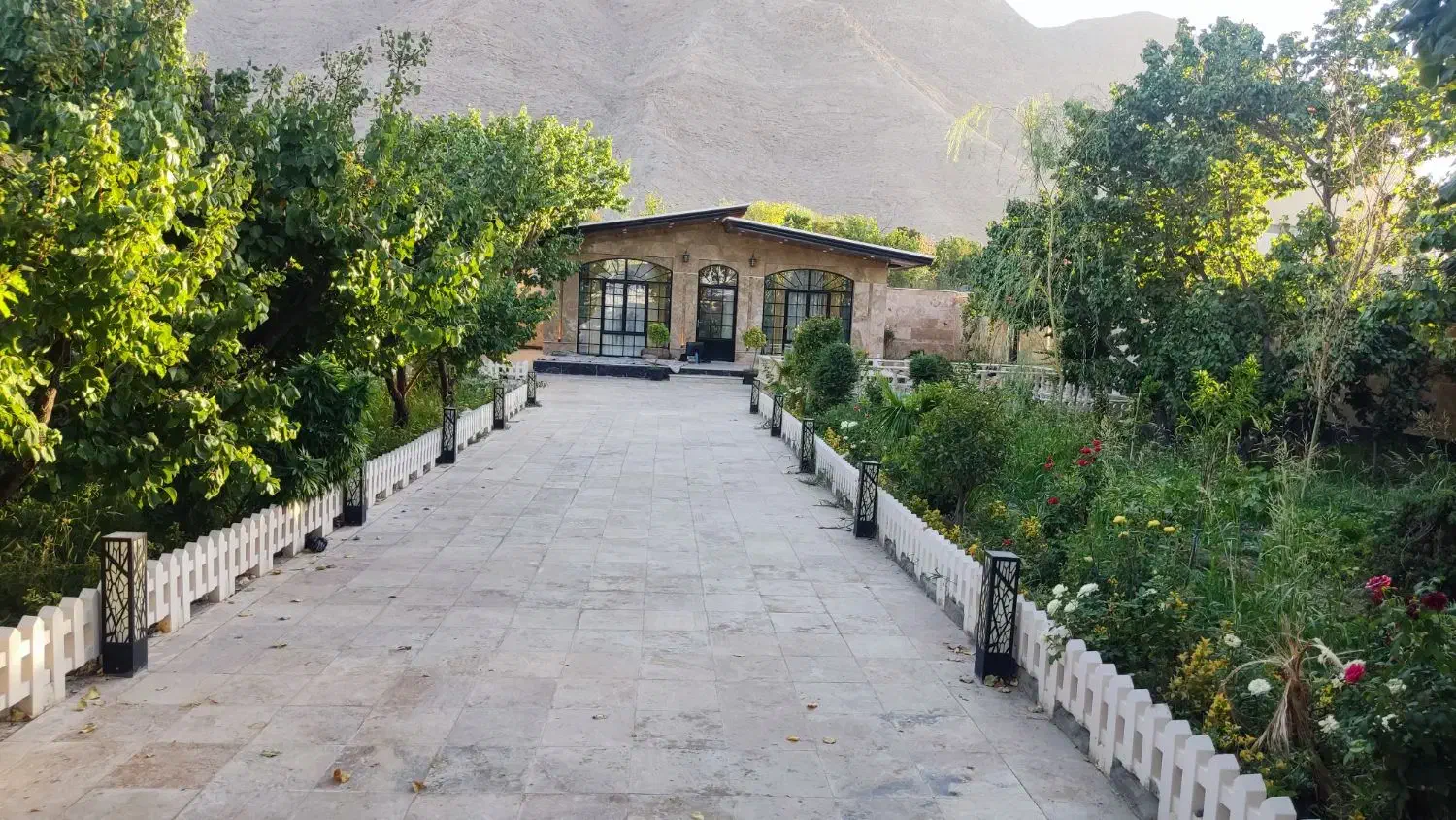 باغ ویلا ۷۰۰متری لوکیشن عالی (  منطقه پیربکران )
