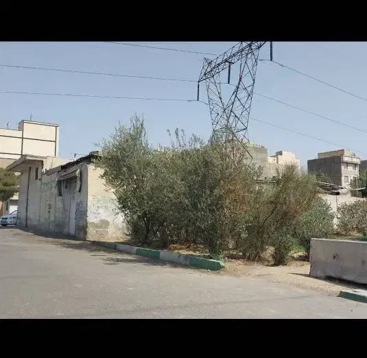 400 متر ملک تجاری شامل 3 مغازه و یک کارواش