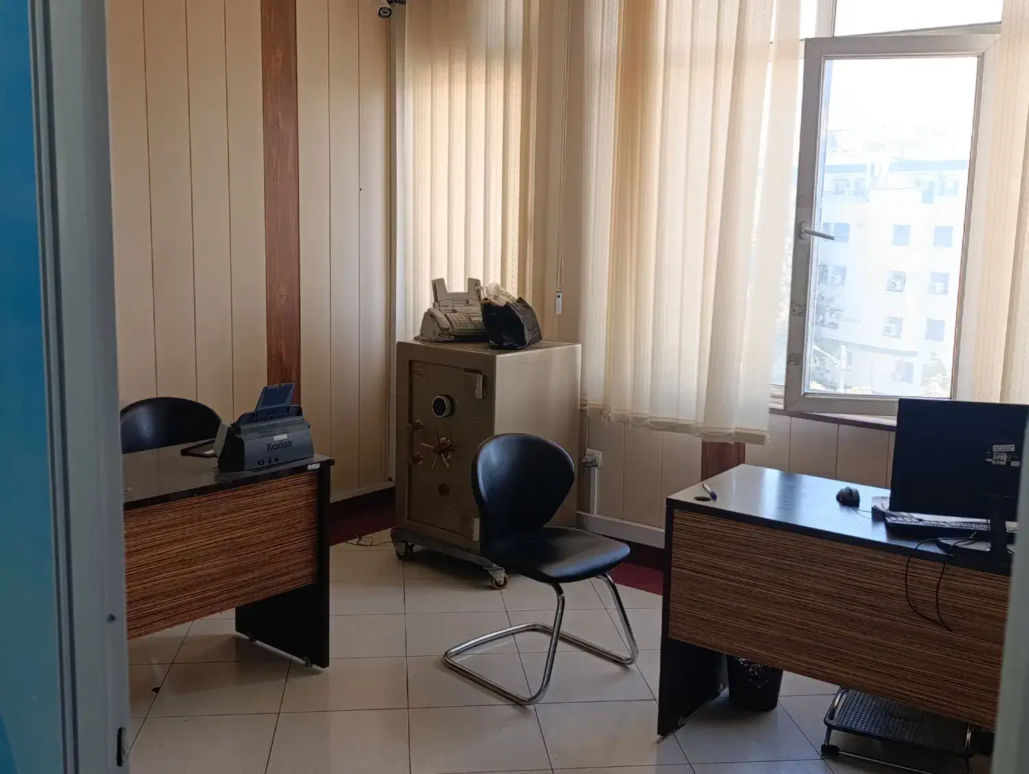 اتاق اداری  ۲۰ متر