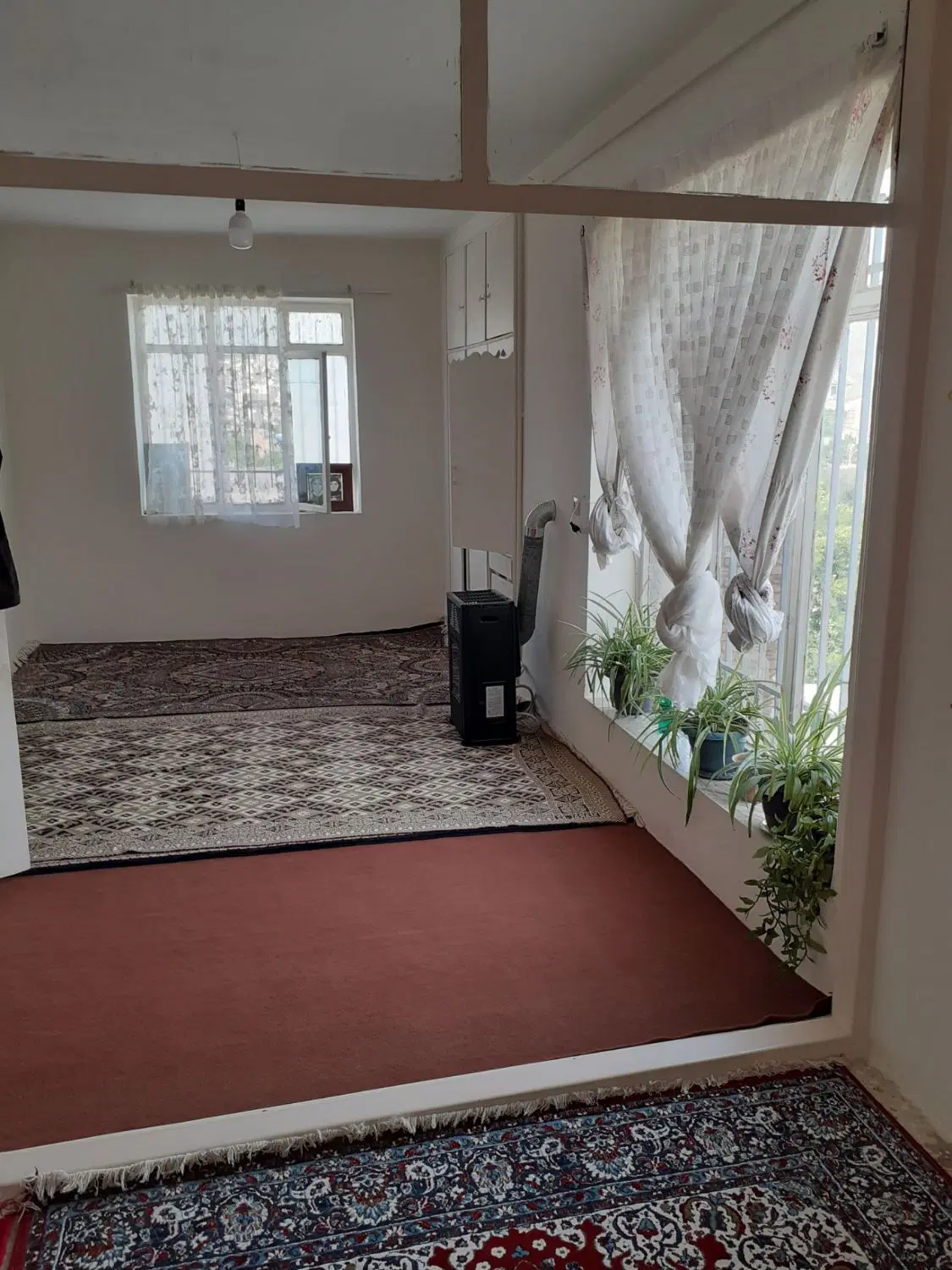 ویلای غرق نور در اسلام آباد
