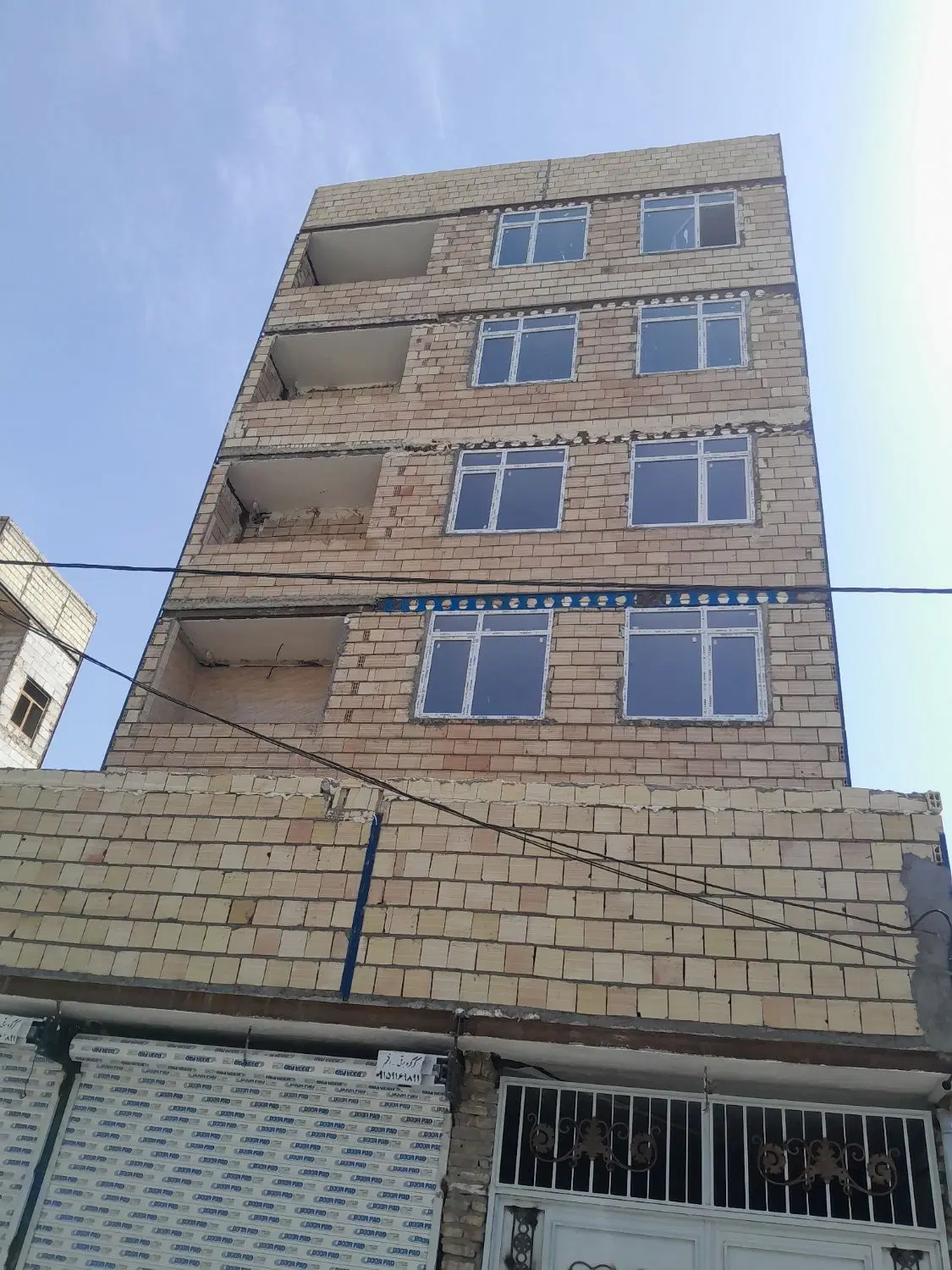 اپارتمان ۱۰۰متری صفر توس ۸۱