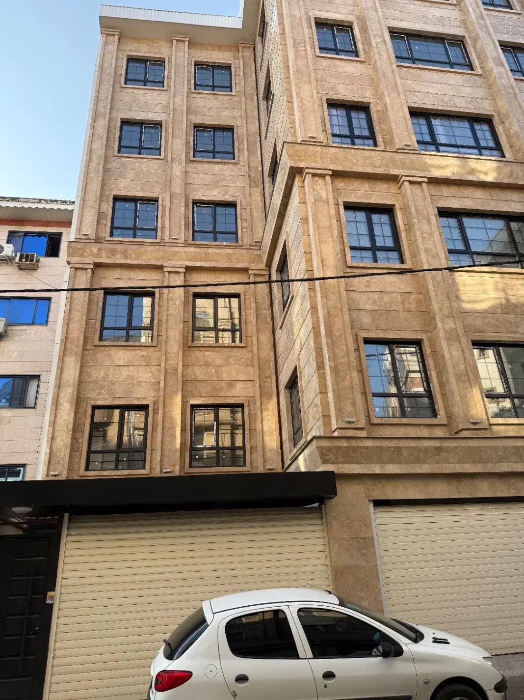واحد ۱۴۵ متری در رشت پشت شیرینی الف