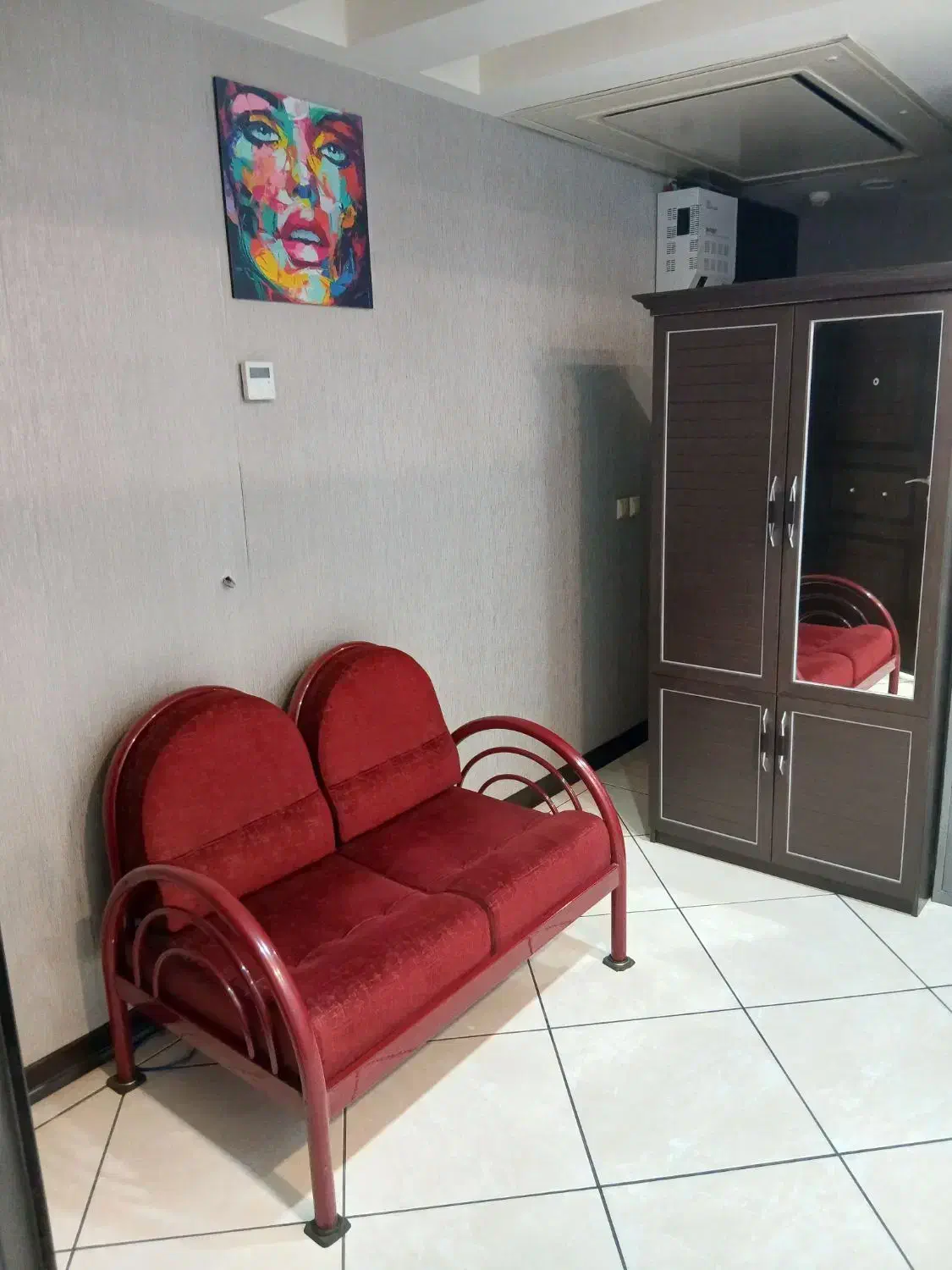 رهن و اجاره یک واحد مسکونی تجاری بر اصلی شیشه گران