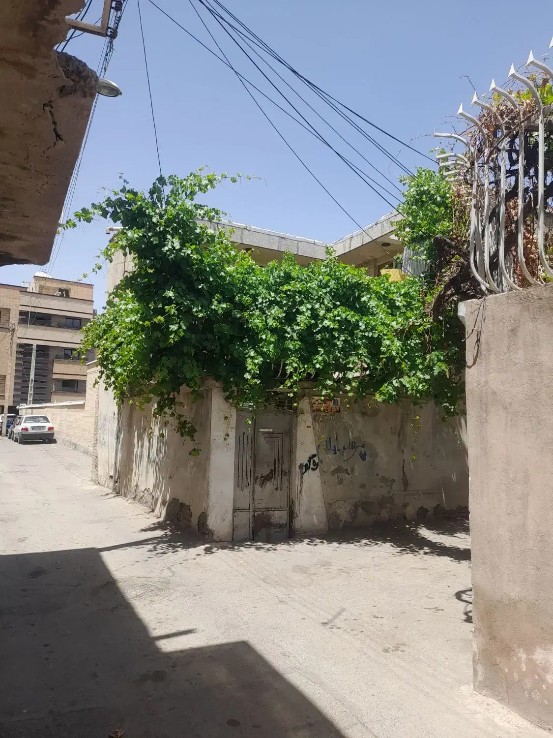 خانه در خیابان ارباب روبروی  شورای حلااختلاف