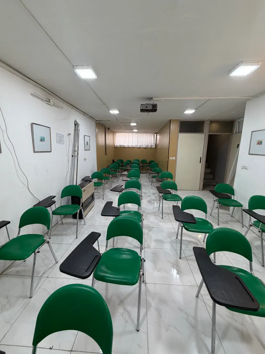 دفتر کار یا کلاس