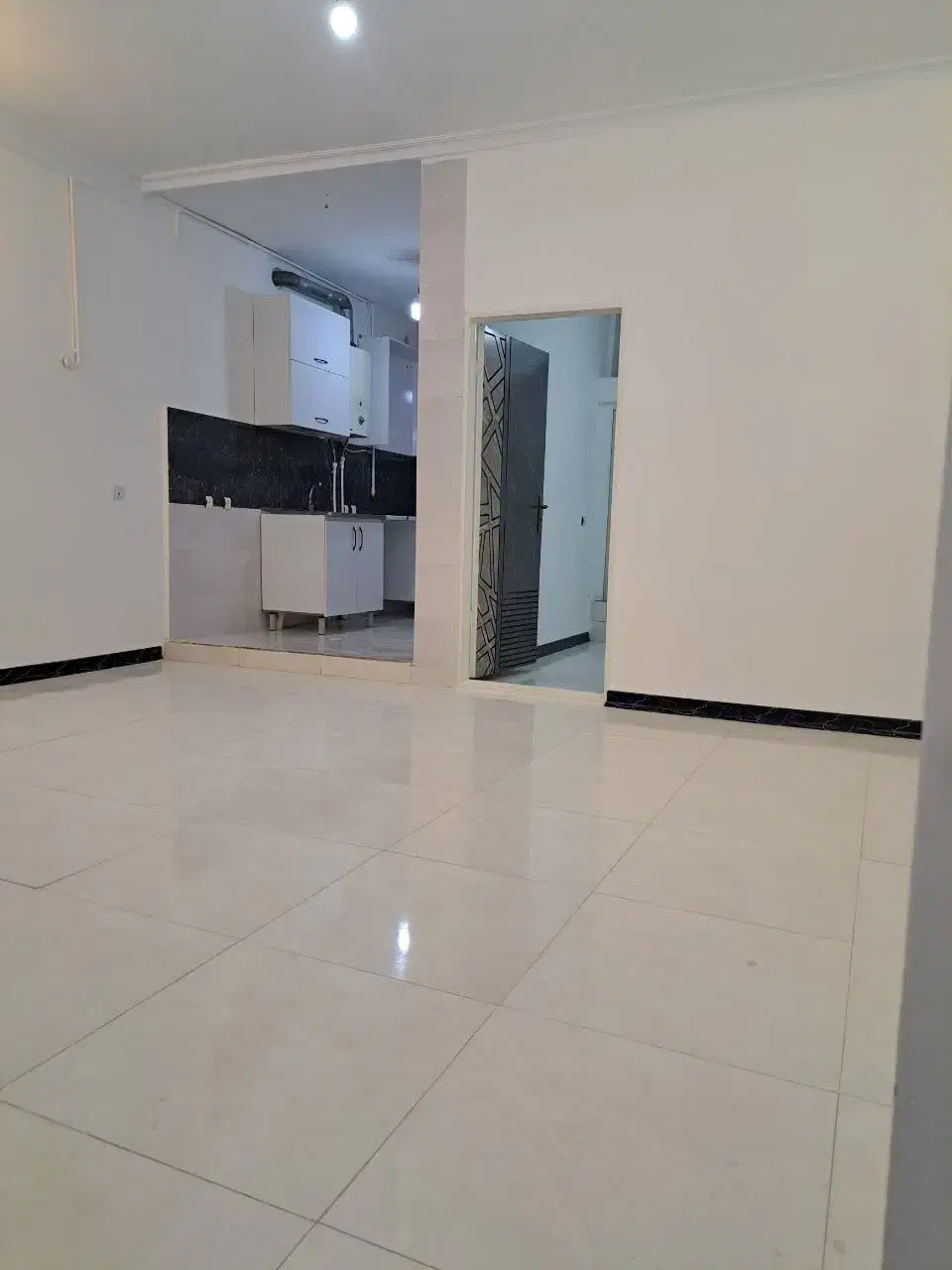 واحد ۶۰ متری بازسازی شده راه جدا