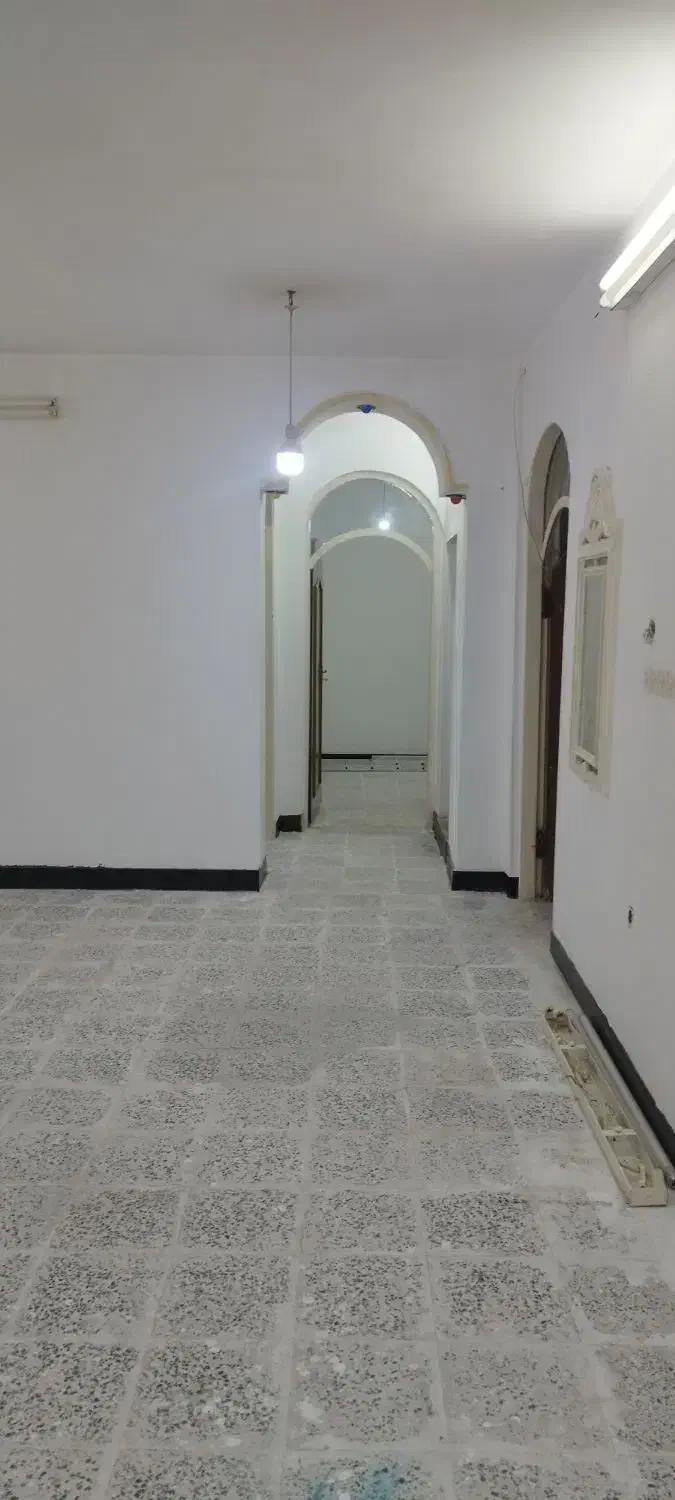 ملک 100متری 3خواب احمد آباد