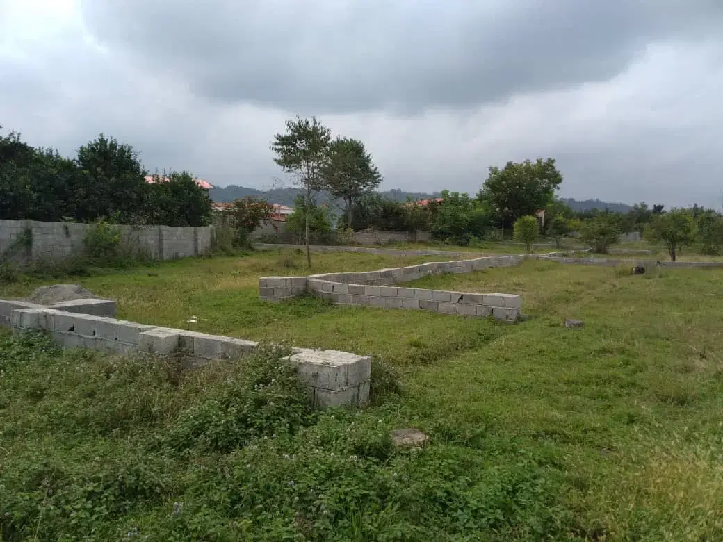 ۱۳۰۰۰متر زمین مسکونی