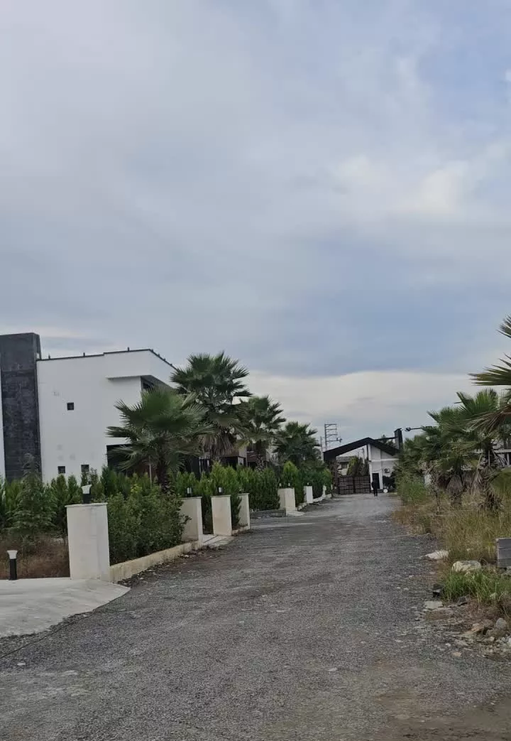 زمین ۳۰۰متر شهرک کارن