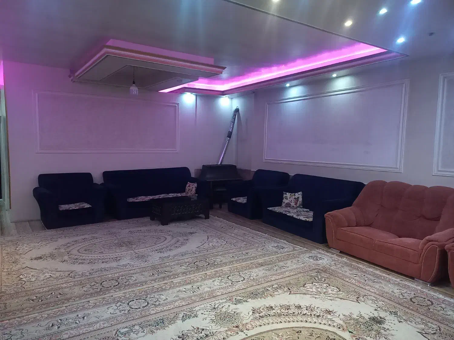 اجاره باغ ویلا استخر جکوزی داخل
