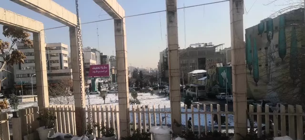 1116 متر تجاری حاشیه خیابان دانشگاه