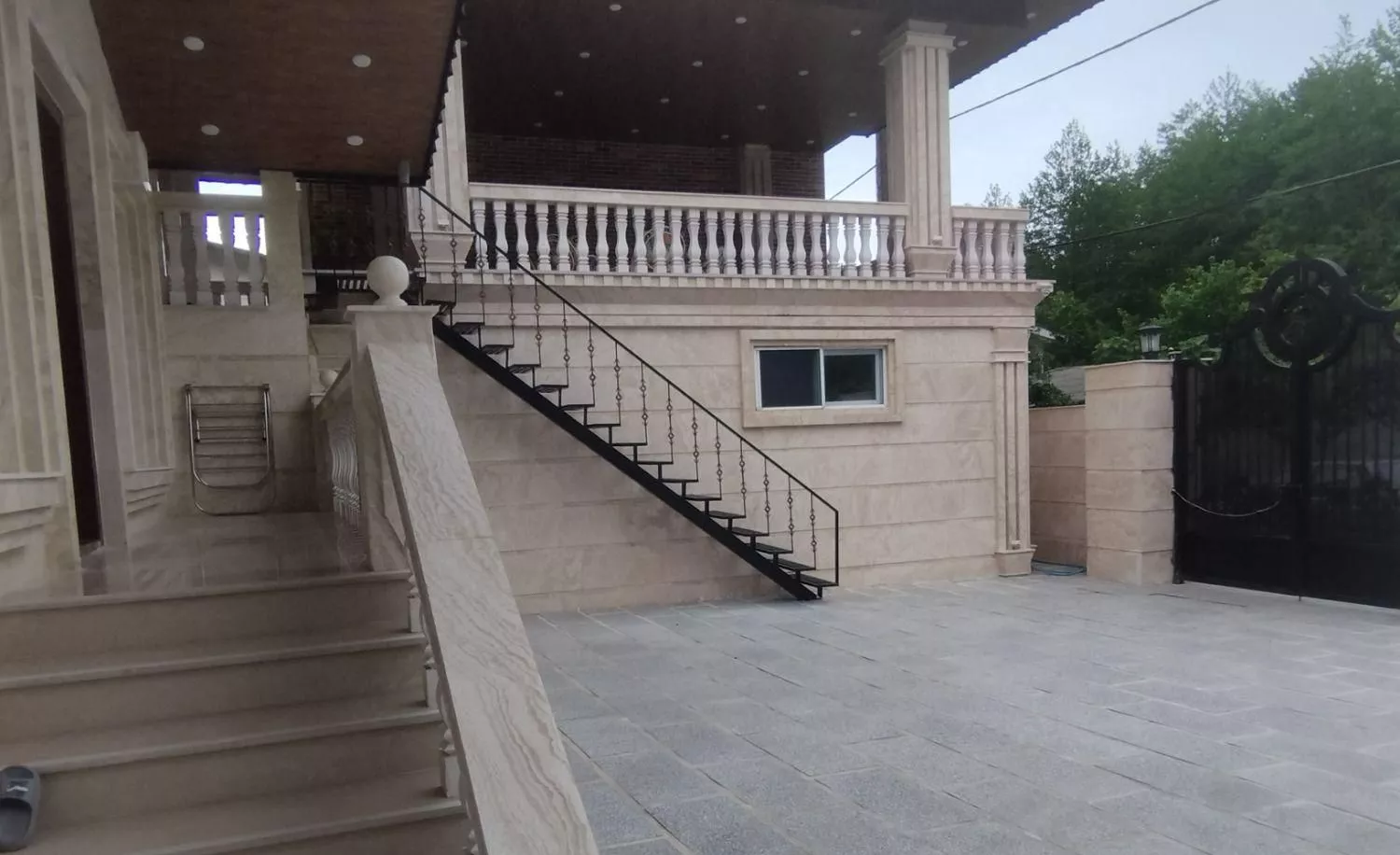 ویلای دوخوابه استخرنوساز پای کوه