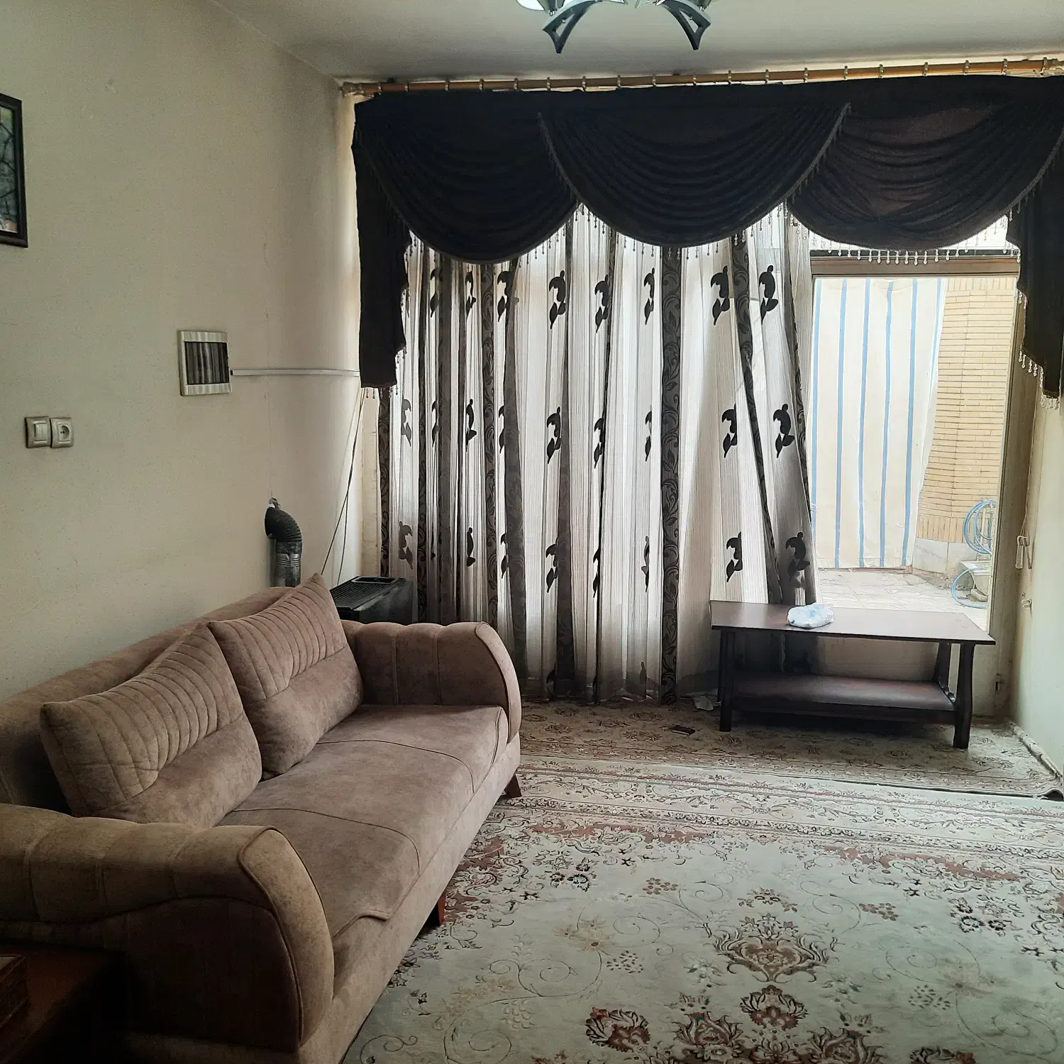 منزل ویلایی دارای پارکینگ