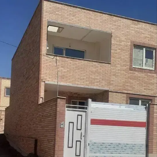 ۱۰۰ متر نوساز ایوان کی