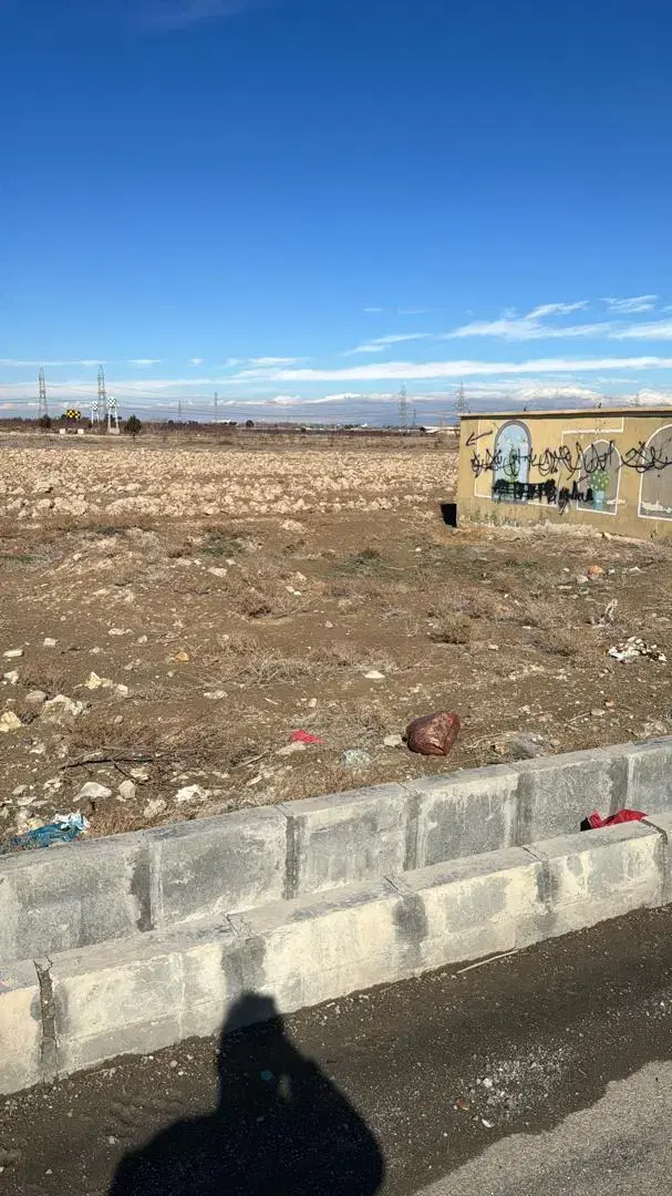 زمین مناسب باغچه با قابلیت گرفتن جواز چهاردیواری