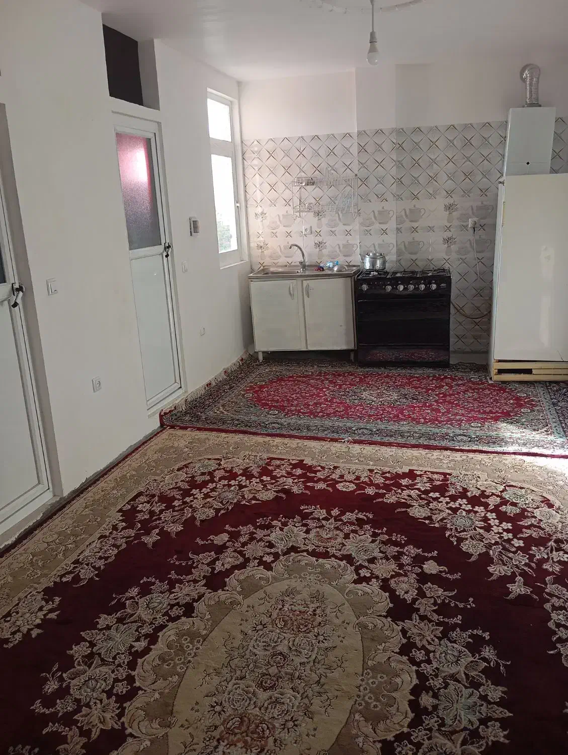 سوییت آپارتمانی همکف اتاق موجوده .نزدیک جاده اسیای