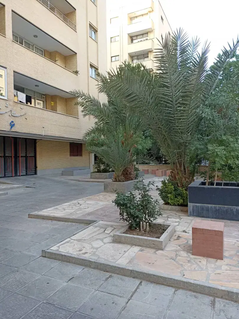 فروش آپارتمان 125 متری دو خوابه خیابان جی، خ لاله