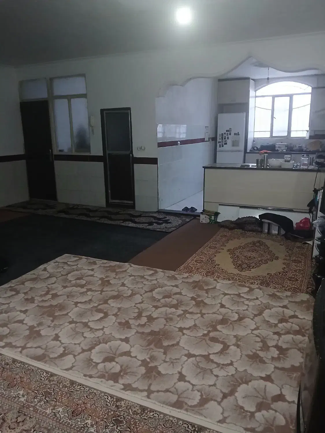اجاره خانه صد متری قواره جلو همکف یه خوابه