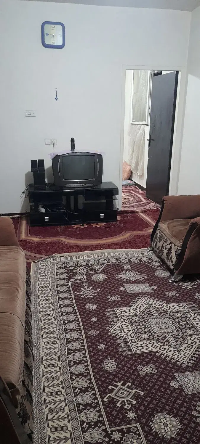 ۵۰متر نزدیک‌به مترو مولوی