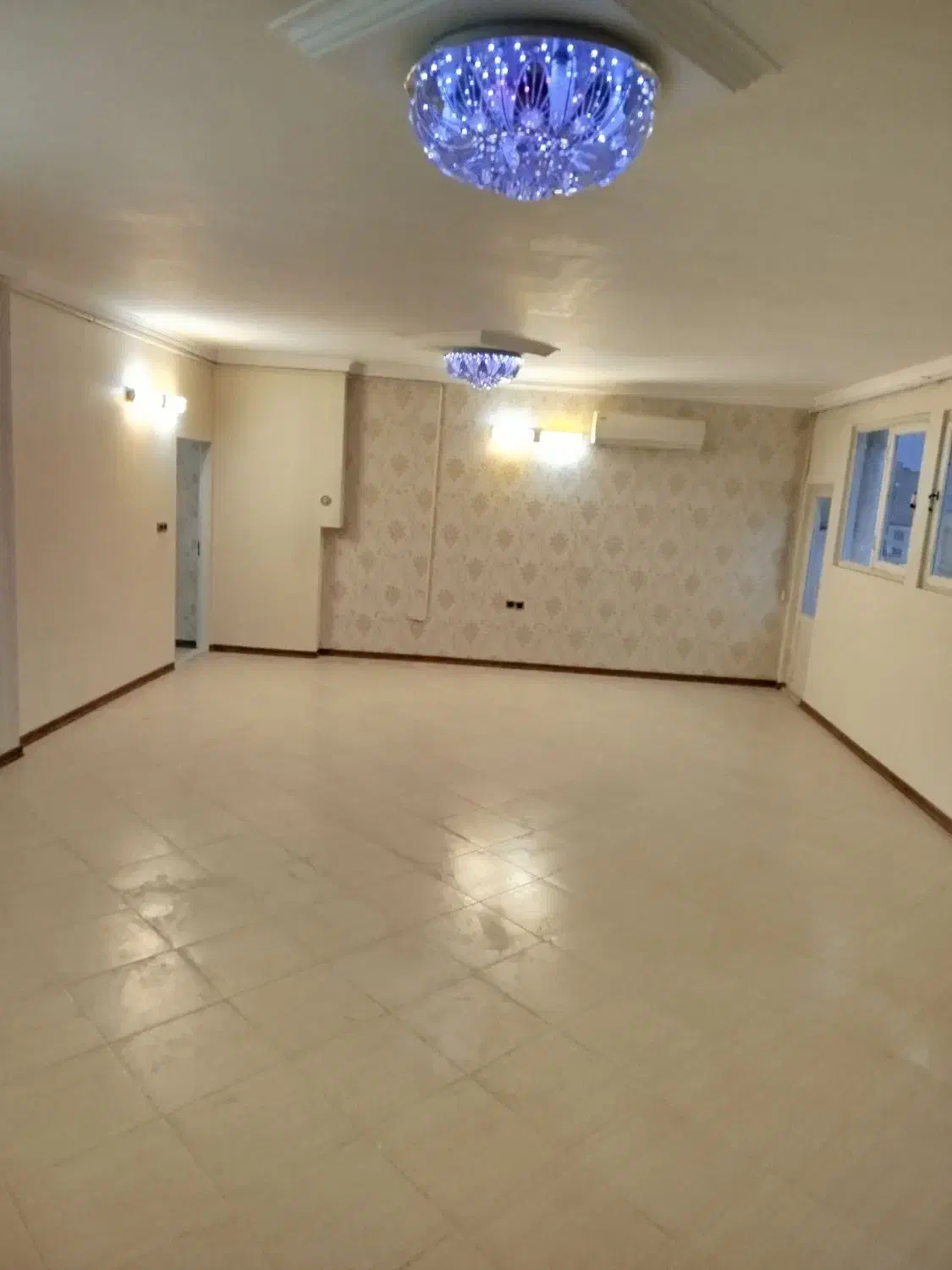 آپارتمان  ۱۴۵ متری فول امکانات فوق العاده تمیز