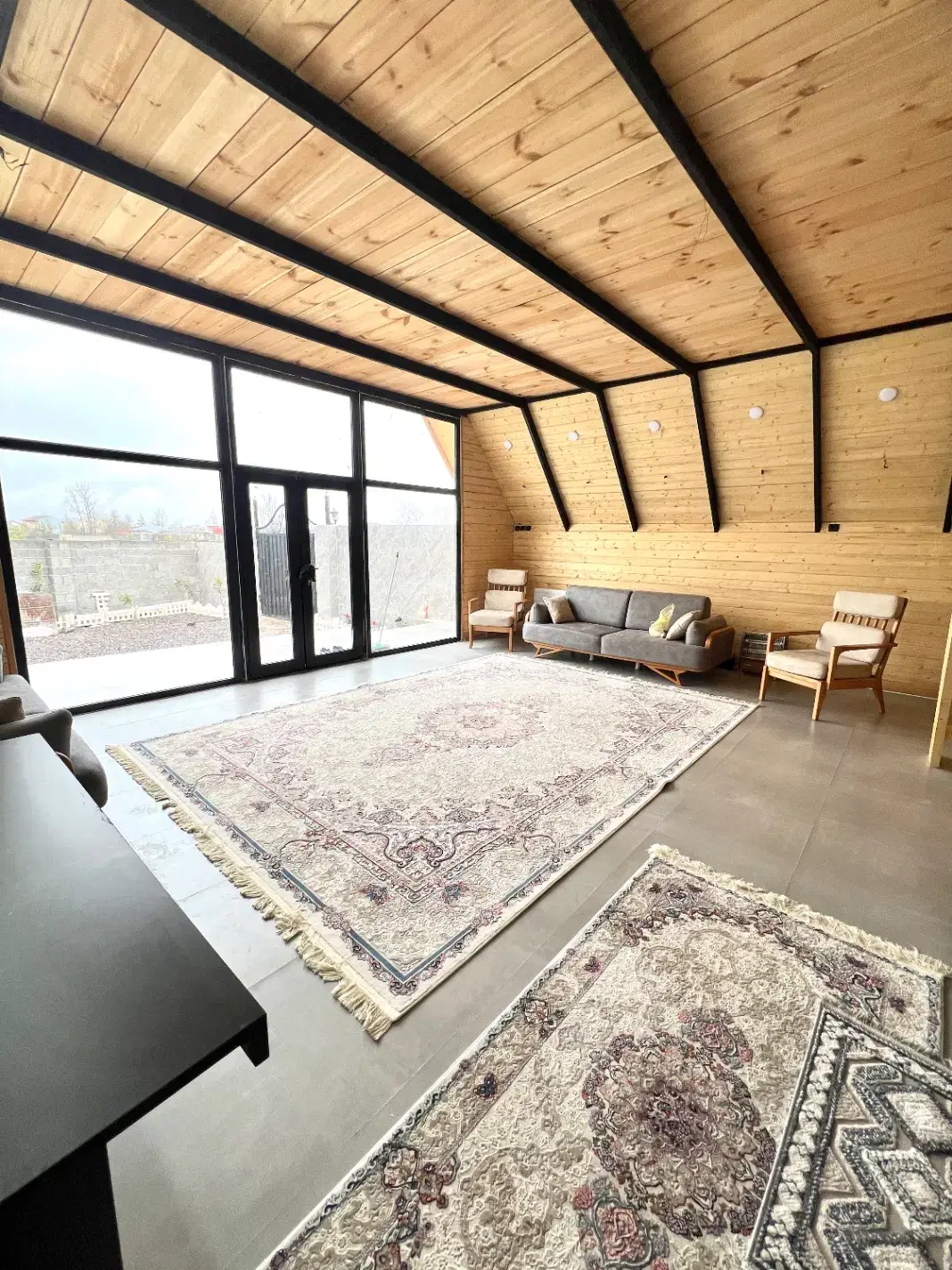کلبه سوییسی شجاعی
