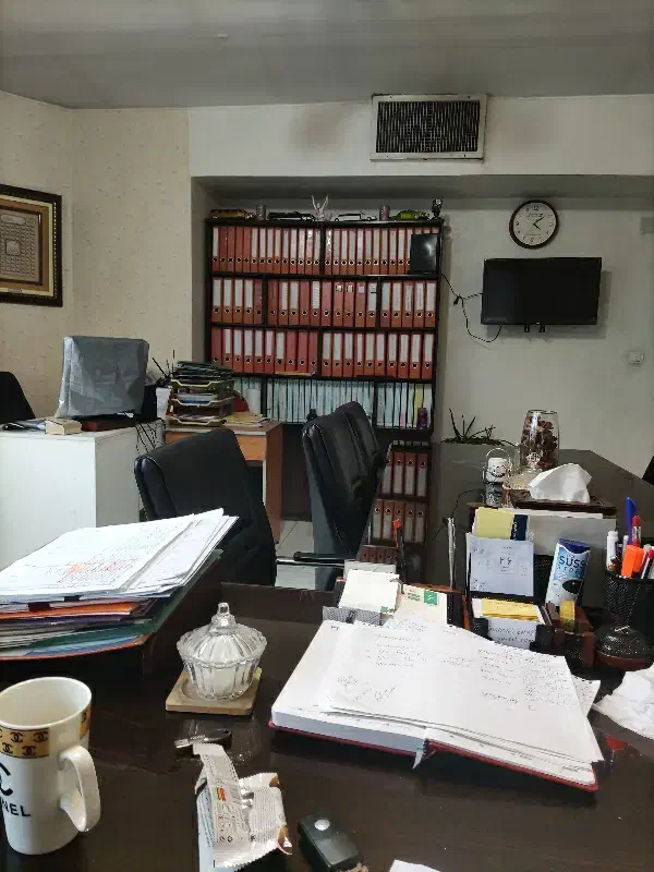 یک اطاق ۱۵ متری  از واحد اداری