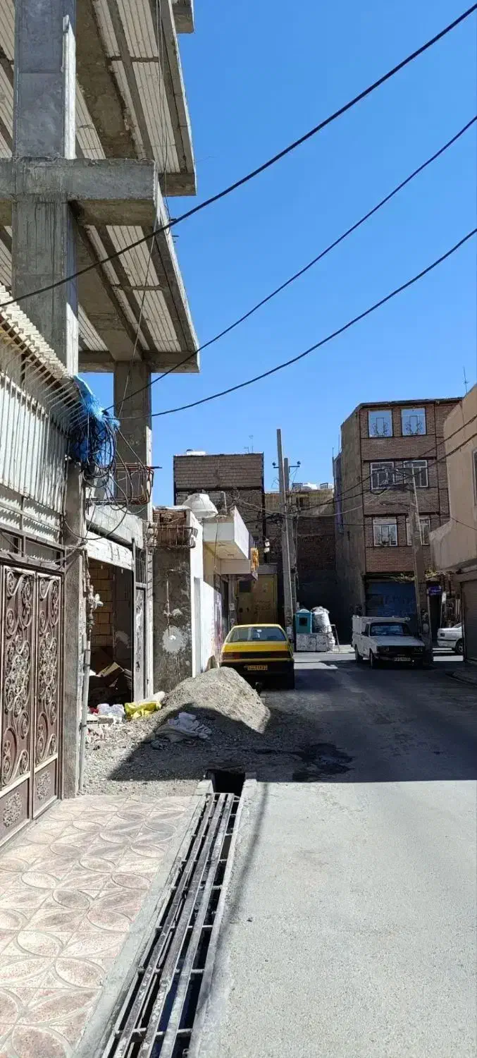 واحد ۹۵ متری تک واحدی با پارکینگ و آسانسور وانباری