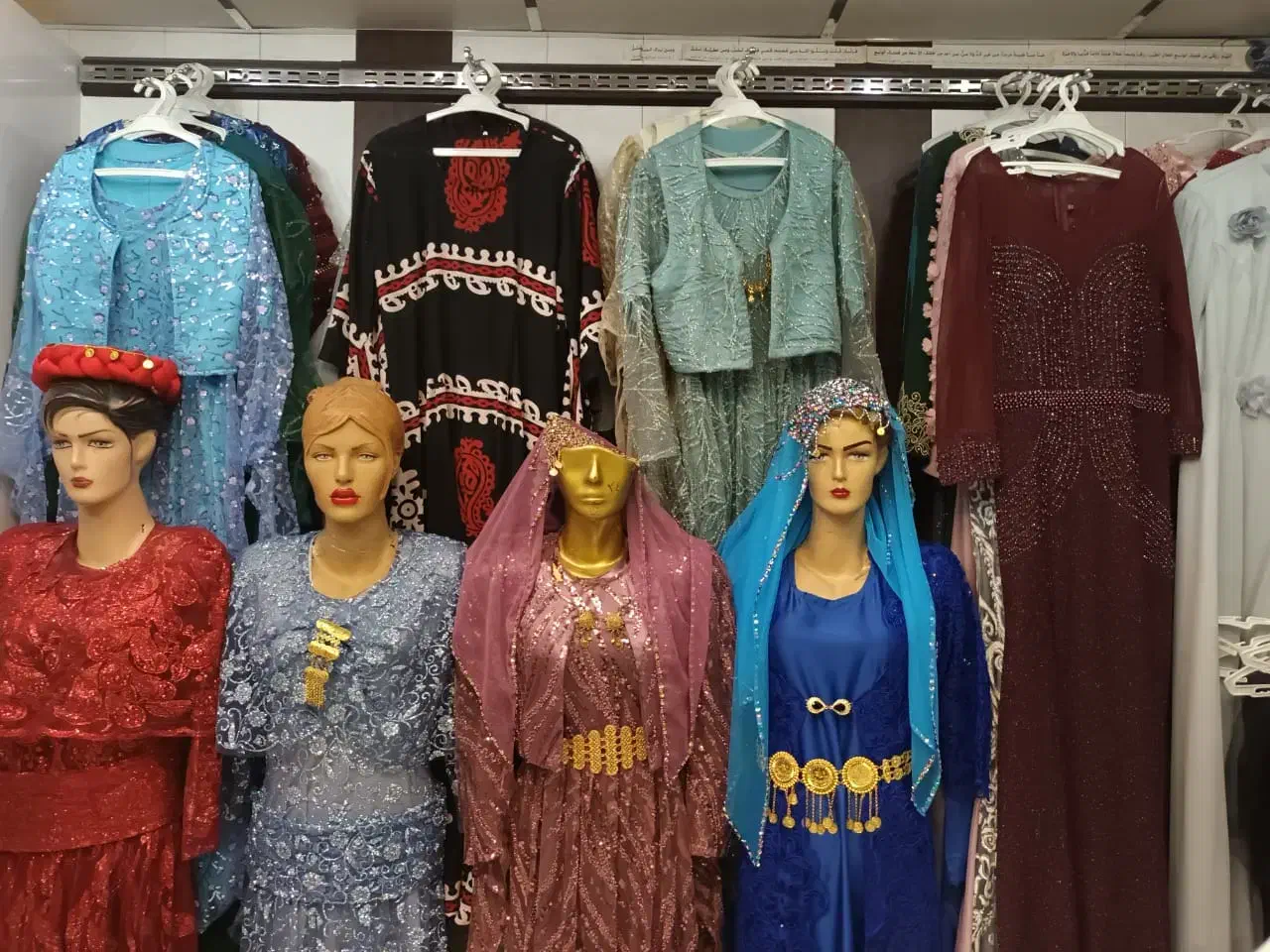 فروش و معاوضه مغازه لباس فروشی با ماشین و آپارتمان