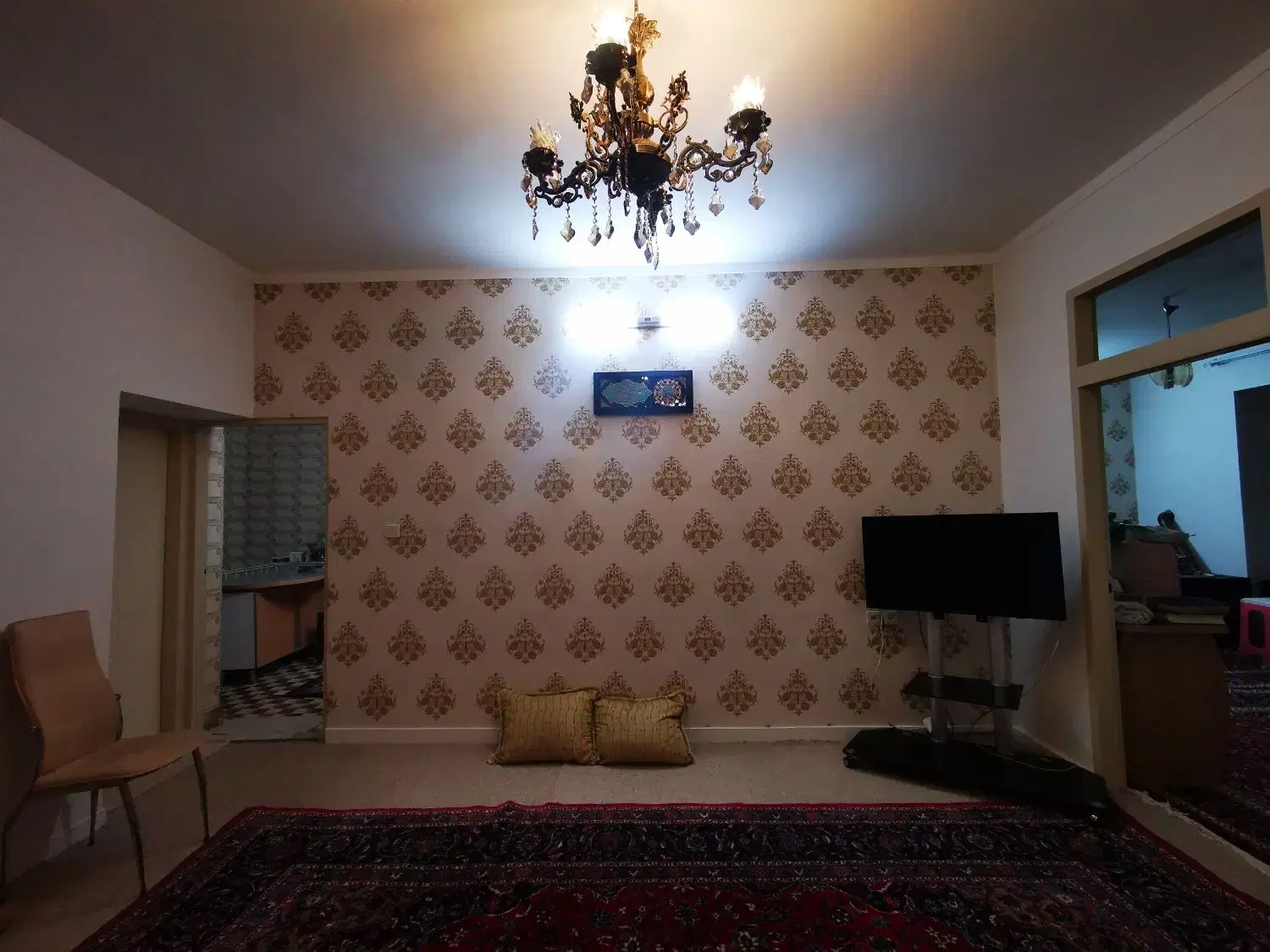 ویلایی ۲۴۰ متر عنصری غربی