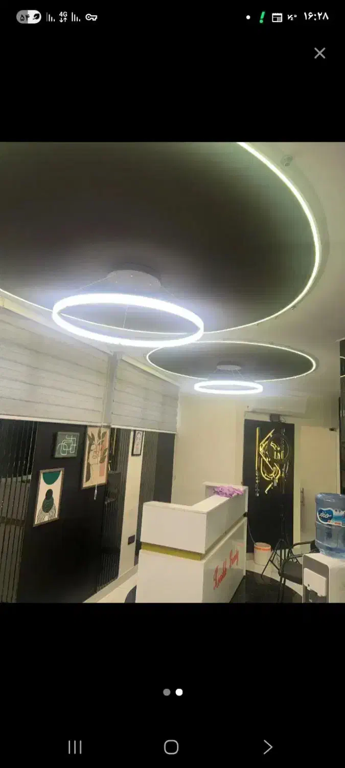 همخانه خانم خانه تمیز با وسایل