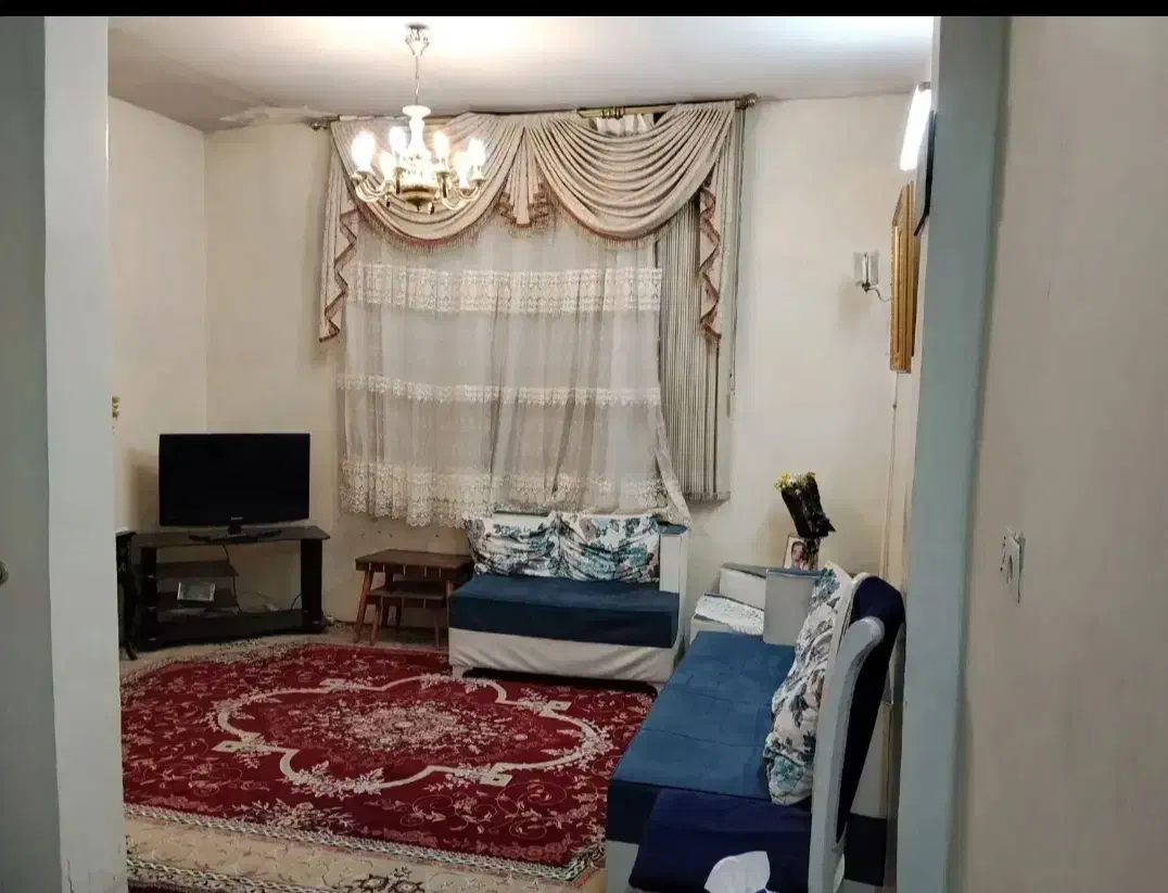 ملک قدیمی ۷۲متری قابل سکونت
