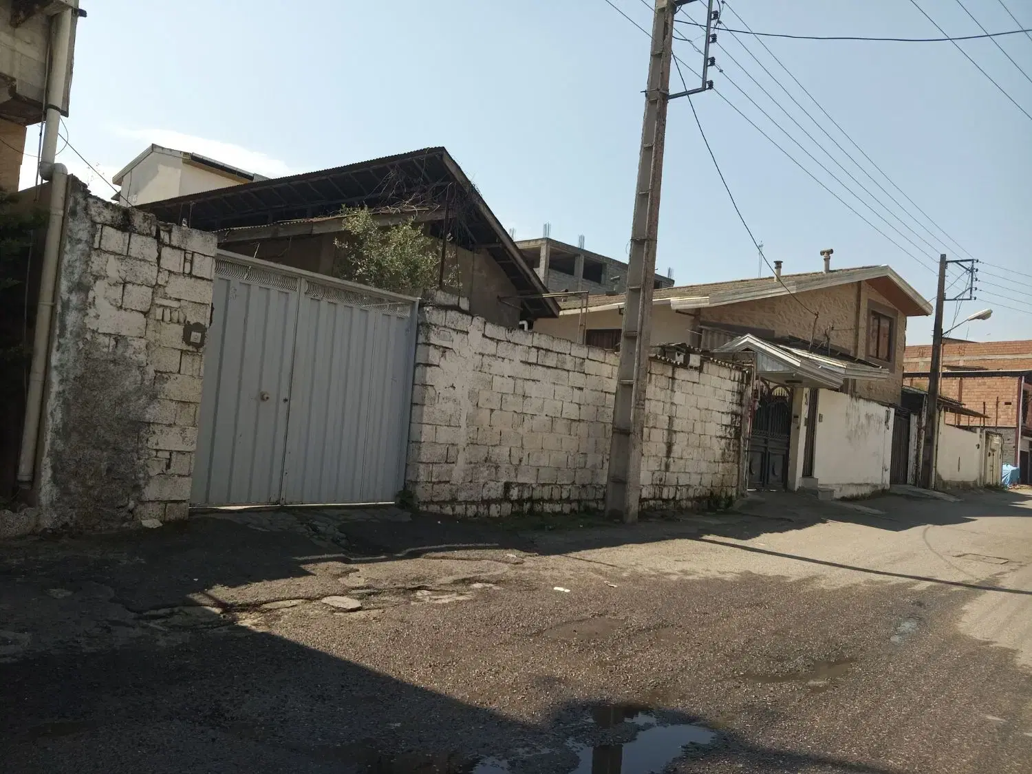 خونه کلنگی ۳۲۰ متر زمین  سنددار