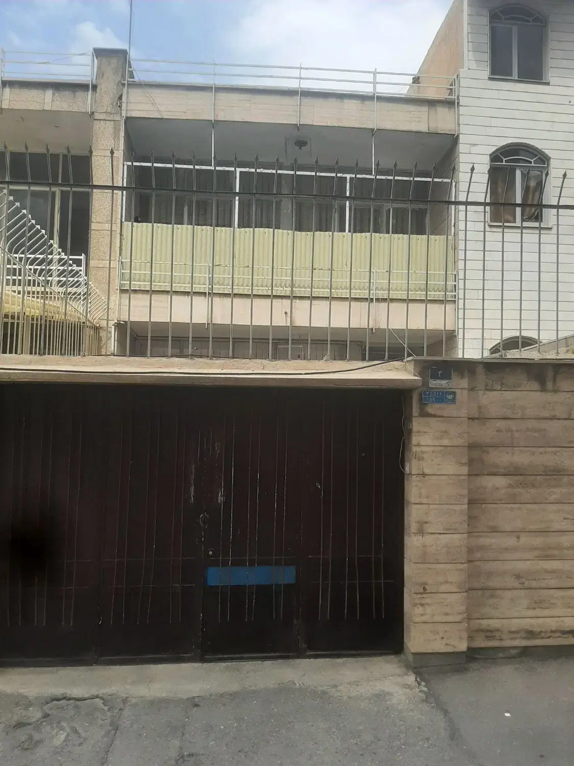 پیروزی.اجاره.دربستی.شمالی۹۰مترزمین.۲طبقه۱۳۶متربنا