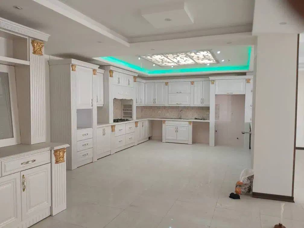 فروش آپارتمان 204متری سه خواب فاز دو اندیشه