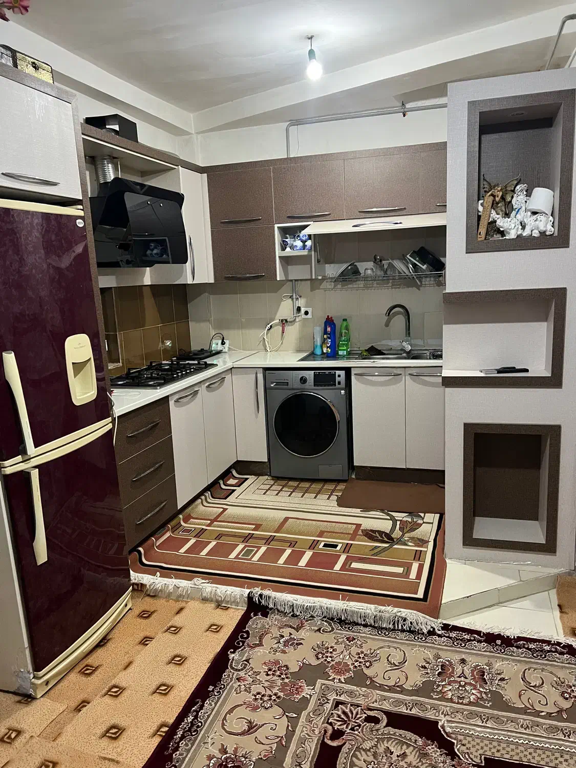 واحد ۷۷ متری خوش نقشه با سند تک برگ