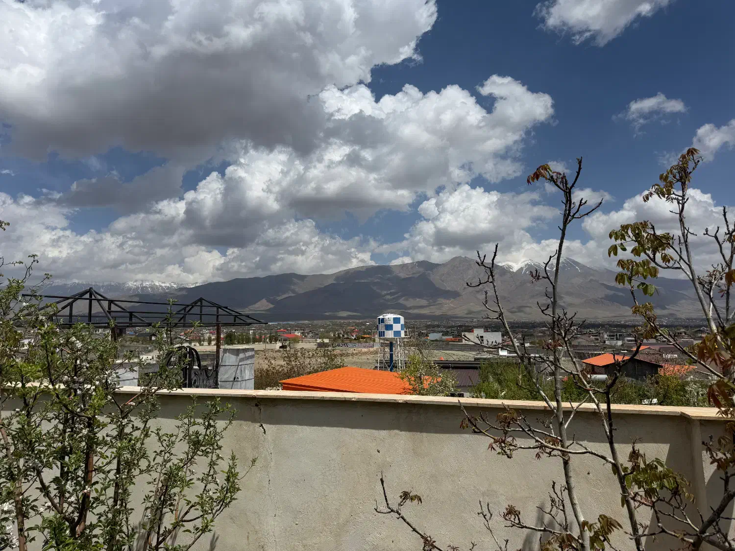 ۵۰۰ متر باغ میوه - ۱۴۰ متر ویلای مدرن_ویوی بی نظیر