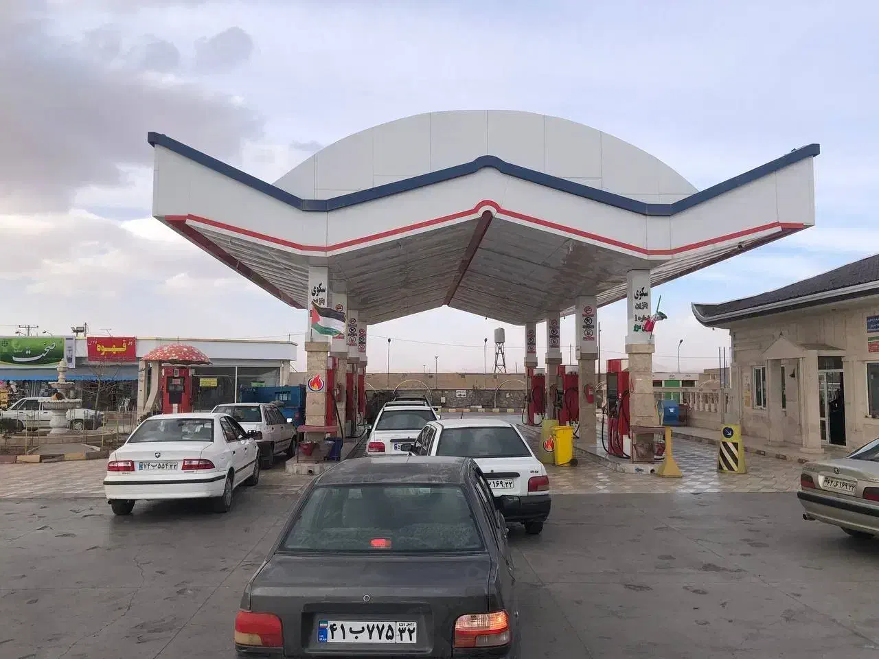 جایگاه سوخت بنزین ، گازوئیل و CNG(فوری فروشی)