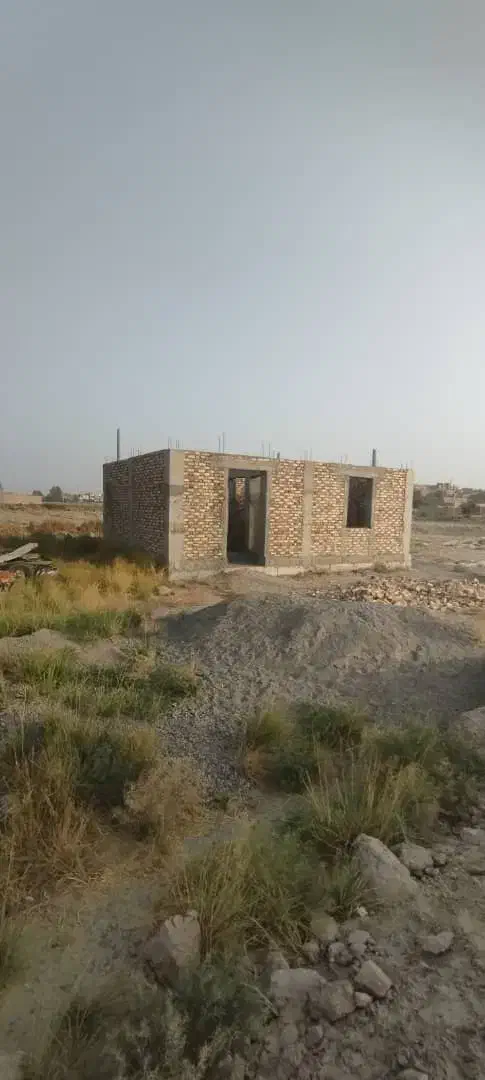 خانه ویلایی  نیمه ساز به ادرس زهک  خیابان مطهری