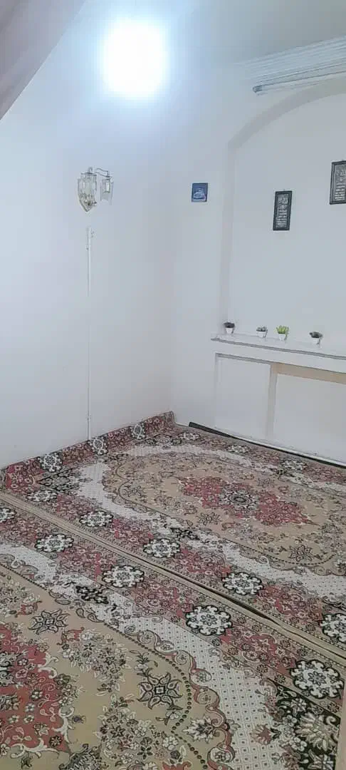 خانه ویلایی،  گذر ۶متری ،بدون اصلاحی