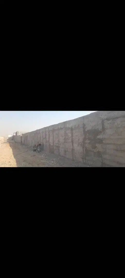 باغچه دیوار کشی شده
