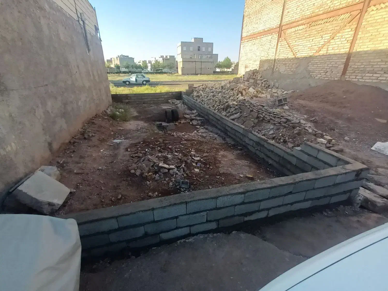 زمین با استعلام،محمود آباد نمونه