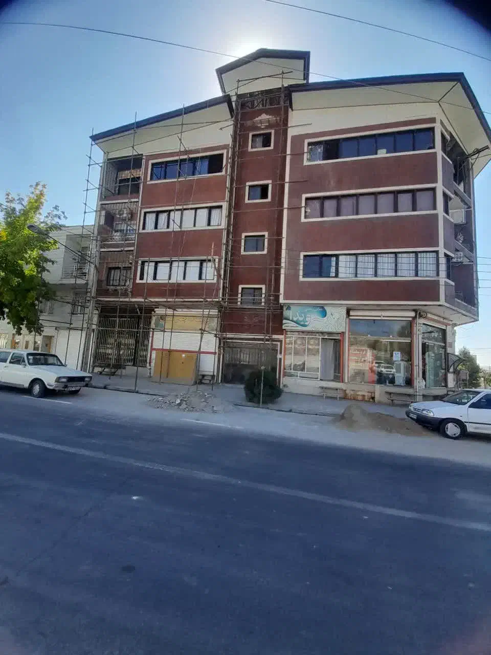 واحد نیمه تکمیل بیست متری ایمان
