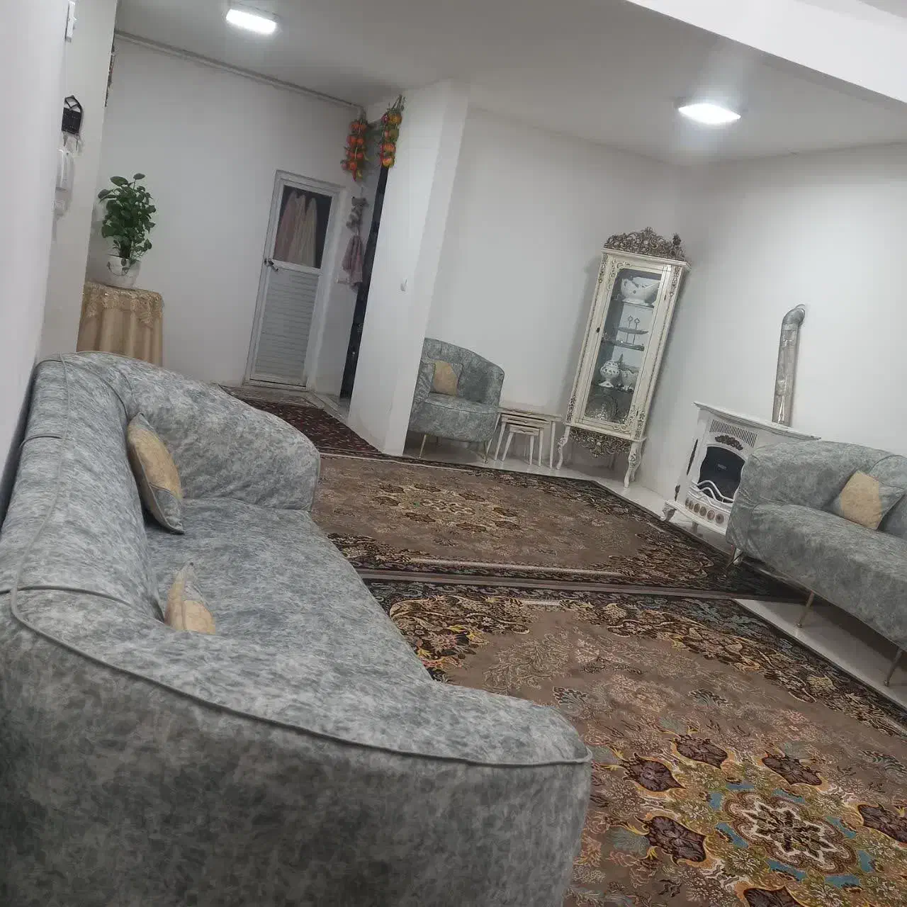 ویلائی ۲ طبقه برای ۲ خانواده