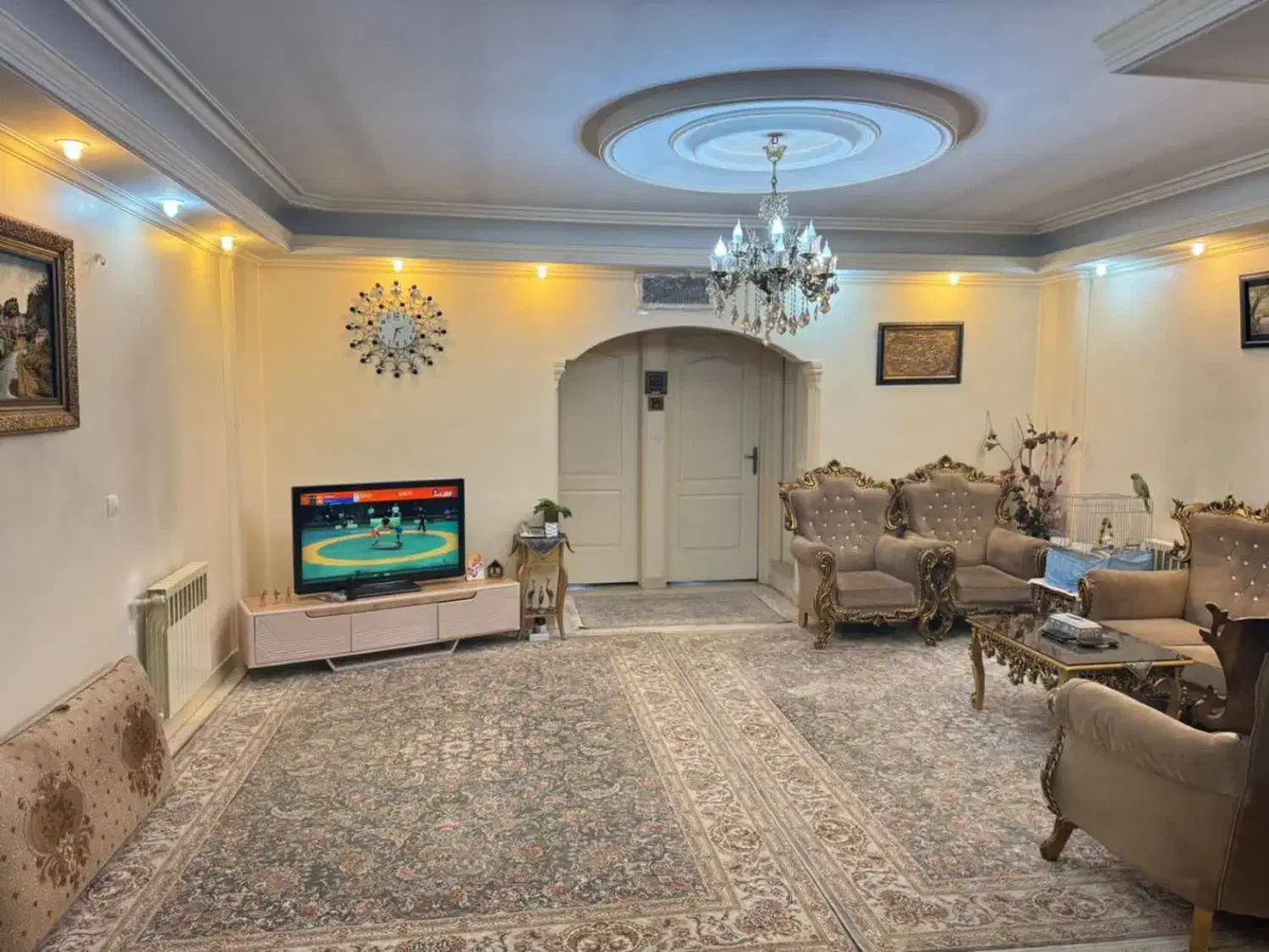 یک واحد جنوبی فروشی در افسریه شمالی