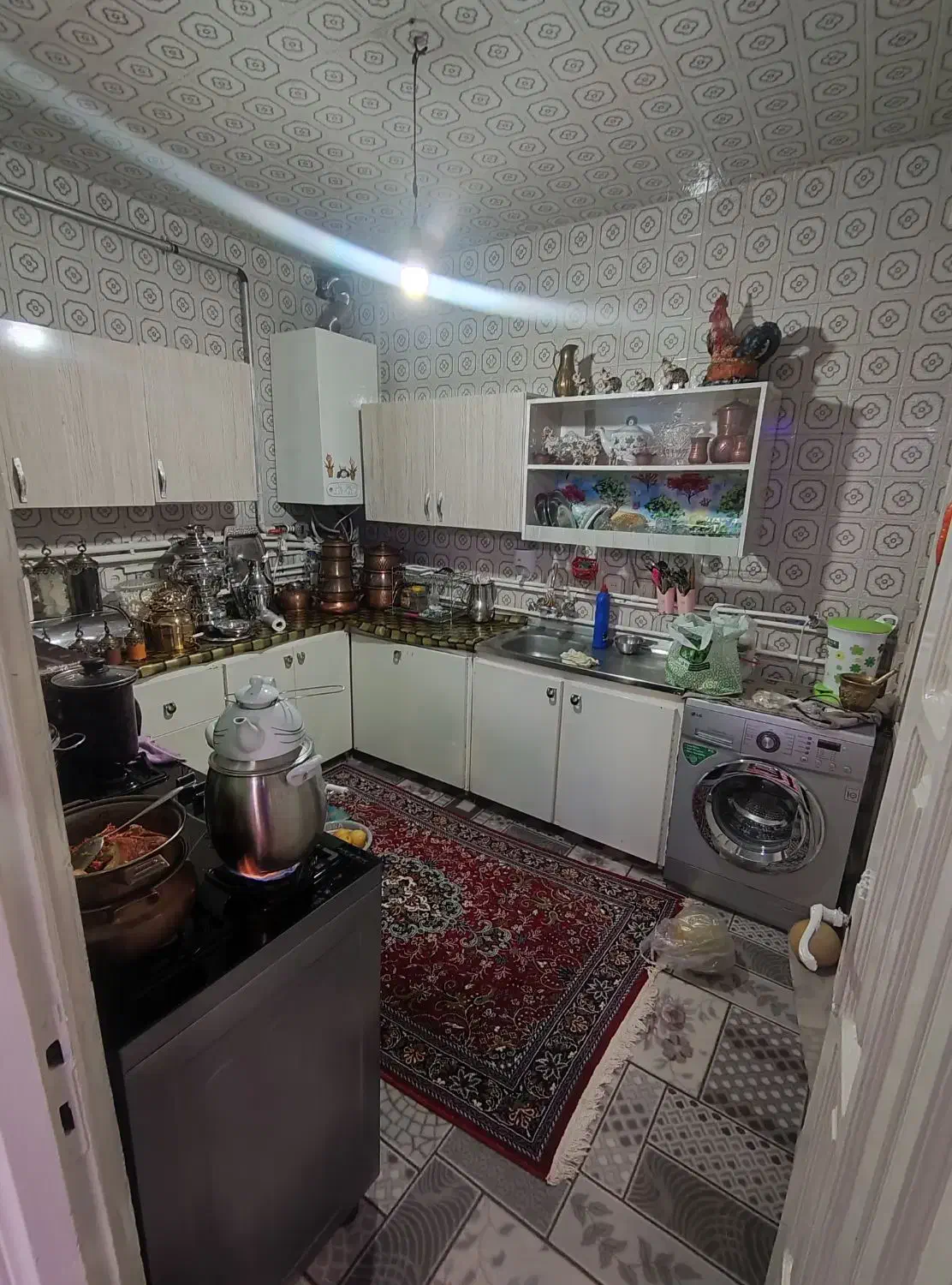 واحد ۸۰متری همکف میدان ساعت