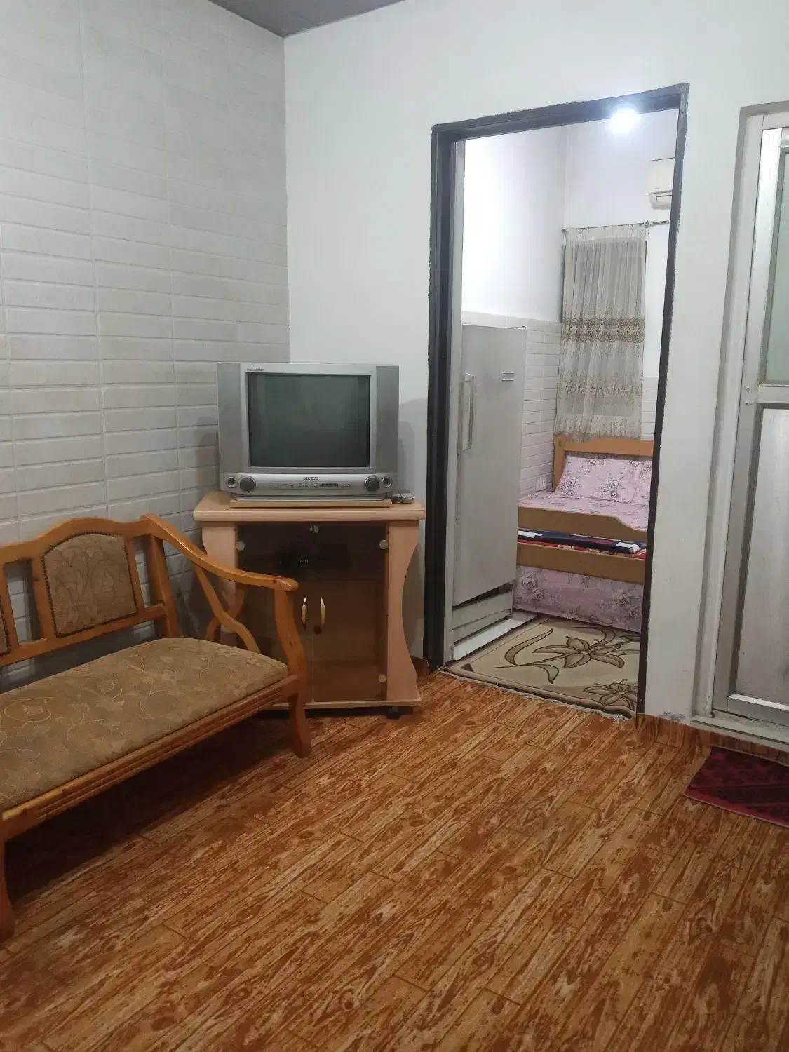 بنا۳۵متری مبله وتمیزباتمام امکانات(مستقیم بامالک)