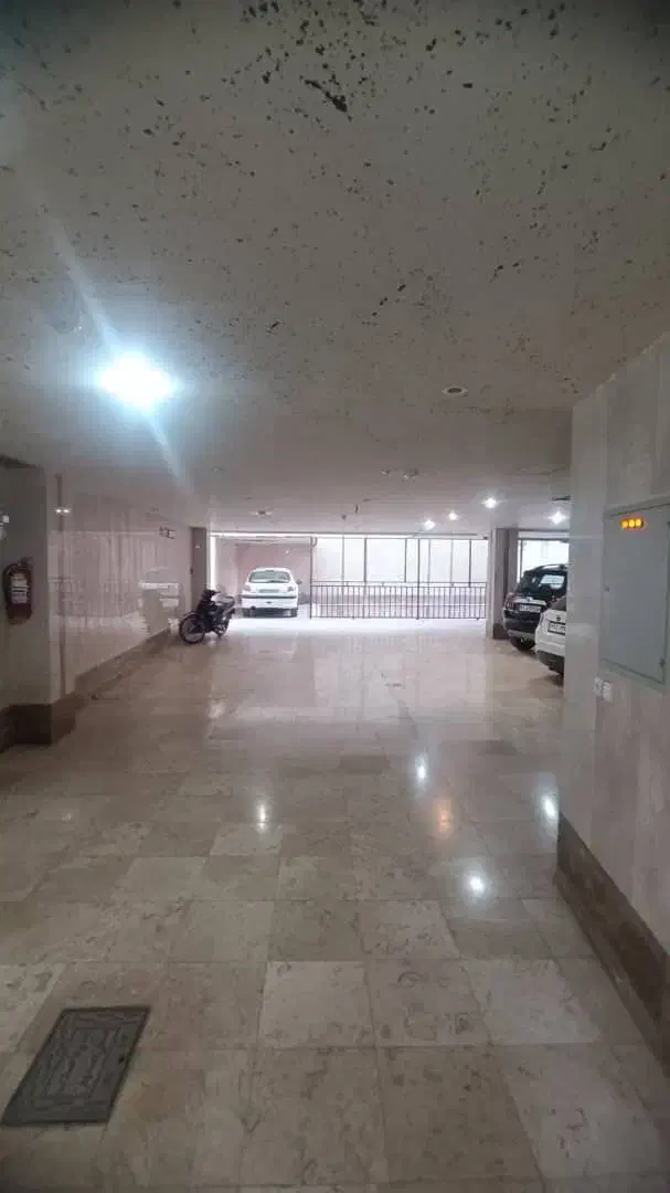 آپارتمان ۱۸۰ متری خواجه عمید