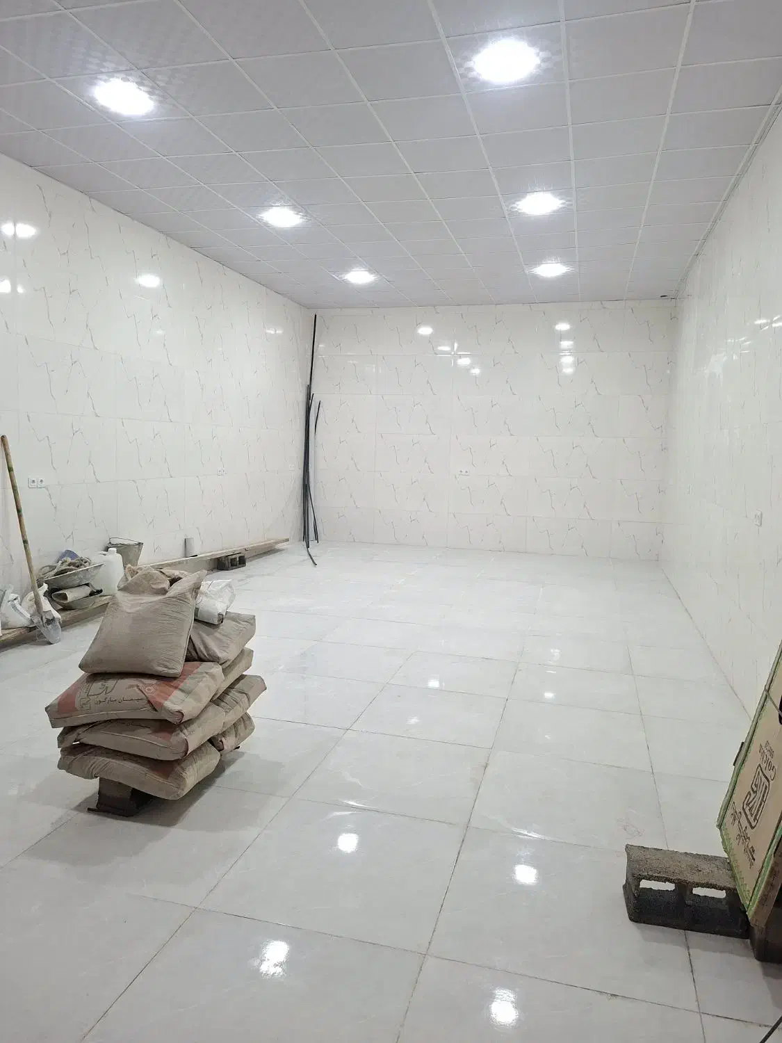 اجاره مغازه نوساز ۷۵ متری  اکبراباد