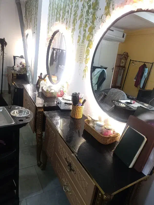 اجاره لاین  مژه  شنیون میکاپ ناخن کوتاهی و...